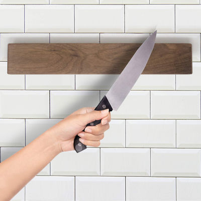 Sinds 2000 produceren wij professionele houten magnetische messtrips voor de keuken.