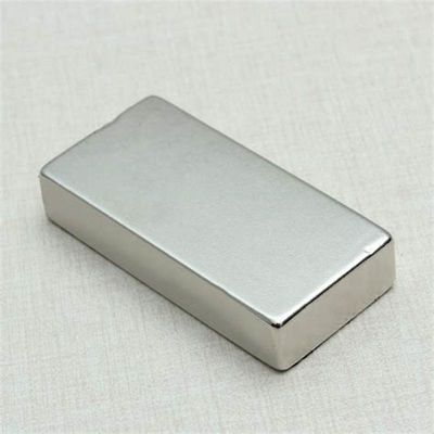 Neodymium N52 blokmagneet 50 mm x 30 mm x 10 mm met vormverwerkingsservice