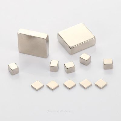 Gezinterde zeldzame aardmagneet Proefsterke permanente vierkantmagneet 50*50*25