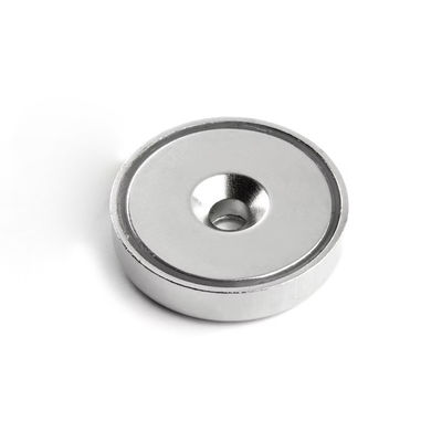 Op maat gemaakte supersterke NdFeB-potmagneet met permanent tegenverzonken gat d1 5,5 mm