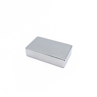 N52 Supersterke Neodymiummagneet F20x10x5mm Tolerantie ±0,05mm voor magnetisch materiaal