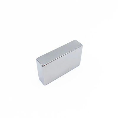 N52 Supersterke Neodymiummagneet F20x10x5mm Tolerantie ±0,05mm voor magnetisch materiaal