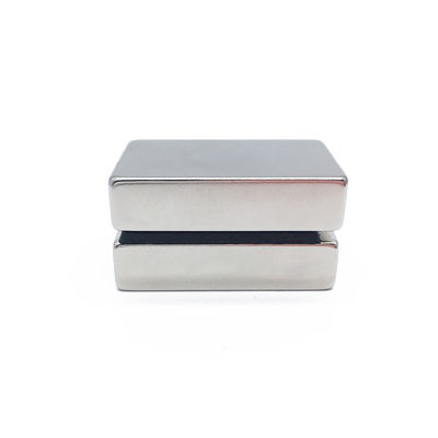 N52 Supersterke Neodymiummagneet F20x10x5mm Tolerantie ±0,05mm voor magnetisch materiaal