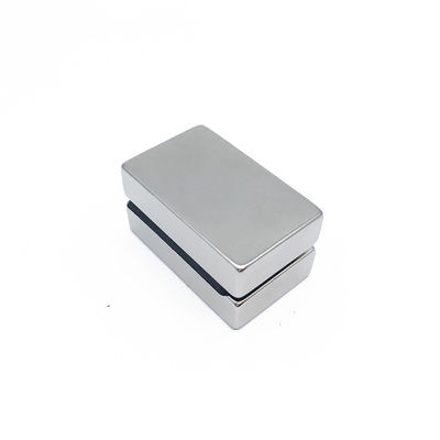 N52 Supersterke Neodymiummagneet F20x10x5mm Tolerantie ±0,05mm voor magnetisch materiaal