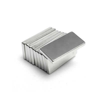 Op maat gemaakte magneetgrootte Neodymiummagneetcomposite Super Sterk Permanent N52 Blocks