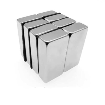 Industriële magneet 50x25x10 gesinterd neodymium-ijzer-boor voor een sterk vasthoudend vermogen