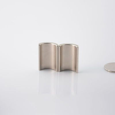 Snijdend maatwerk N35-N52 M H SH UH Zeldzame aard Neodymium Arc Tile Magnet voor industriële
