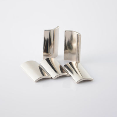 Snijdend maatwerk N35-N52 M H SH UH Zeldzame aard Neodymium Arc Tile Magnet voor industriële