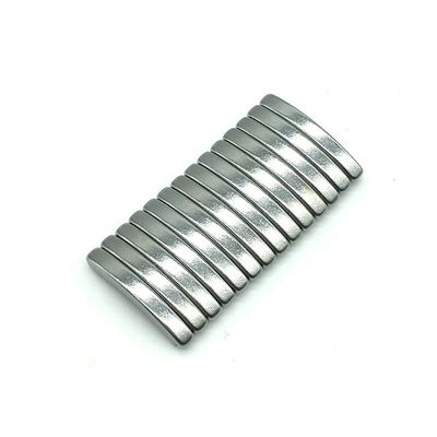 Gepersonaliseerde R18.25xr15.75x2.5mm N52 boogneodymiummagneet voor medische instrumenten