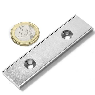 Industriële kwaliteit N52 vierkant NdFeb-potmagneet met tegenonderzinken gat en nikkelcoating