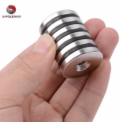 NdFeB-graad N42 Aanpasbare zeldzame aardronde neodymium-controlesinkmagneet voor machines