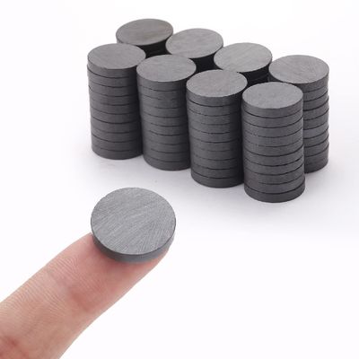 Permanente keramische ronde schijf ferrietmagneet met maat en origineel materiaal