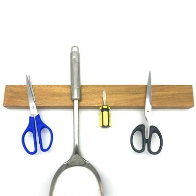 Magnetisch mesrek van acaciahout voor stijlvolle en praktische keukenmesopslag