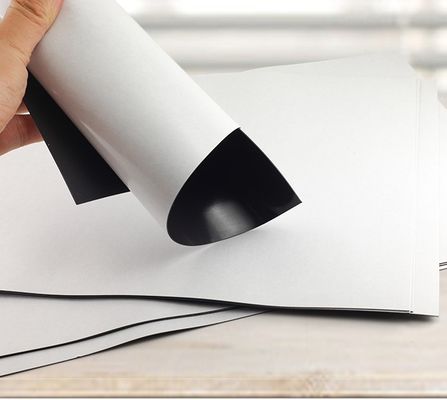 Proeftijd 15-18 dagen Rubber Magnet Flexible Magnetic Sheet met kleefmiddel A4*0.75mm