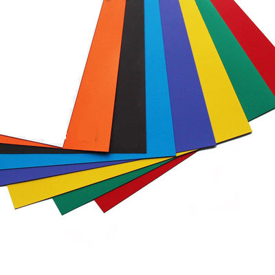 Proeftijd 15-18 dagen Rubber Magnet Flexible Magnetic Sheet met kleefmiddel A4*0.75mm