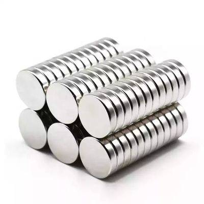 N52 Neodymium Disc Magnet met nikkelcoating met ±3% Tolerantie en aangepaste sterkte
