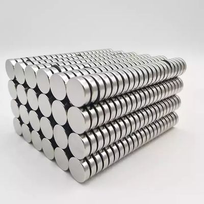 N52 Neodymium Disc Magnet met nikkelcoating met ±3% Tolerantie en aangepaste sterkte