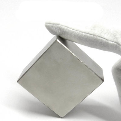 Industriële magneetblok Neodymium NdFeb 50x50x25 mm met sterke magnetische eigenschappen
