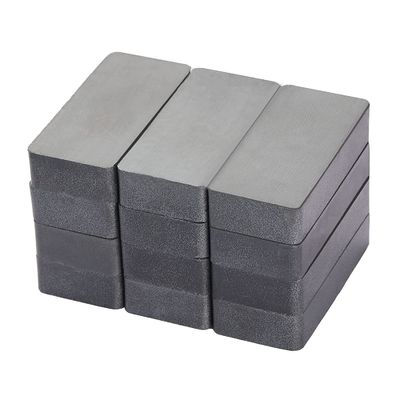 Aanpasbare zwarte rechthoekige ferrietmagneten met buigvastheid kgf/mm2 van 5-10