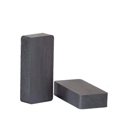 Aanpasbare zwarte rechthoekige ferrietmagneten met buigvastheid kgf/mm2 van 5-10
