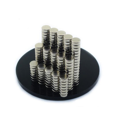 D10 N52 Sterk Mini Ronde Neodymium Disc Magnet met Dikte Magnetisme Richting