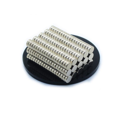 D10 N52 Sterk Mini Ronde Neodymium Disc Magnet met Dikte Magnetisme Richting