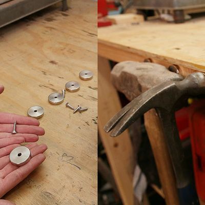 Gouden aangepaste neodymiummagneet met een gat tegen het zinken en een axiale magnetische richting