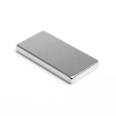 Klasse N52 Industriële zeldzame aardmagneet Kleine sterke neodymiummagneet met tolerantie ±0,05 mm