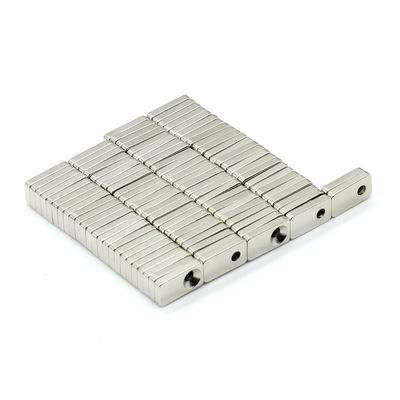 Op maat gemagnetiseerde richting N35 Sterk Neodymium Zeldzame Aarde Block Countersunk Magnet