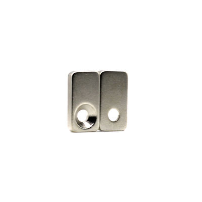 Op maat gemagnetiseerde richting N35 Sterk Neodymium Zeldzame Aarde Block Countersunk Magnet