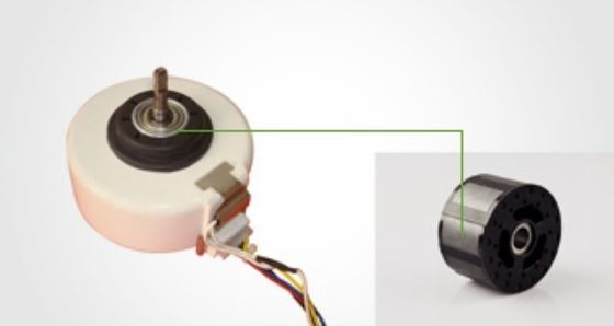 Op maat gemaakte ferriet keramische boog tegel magneet met gietservice airconditioning ventilator