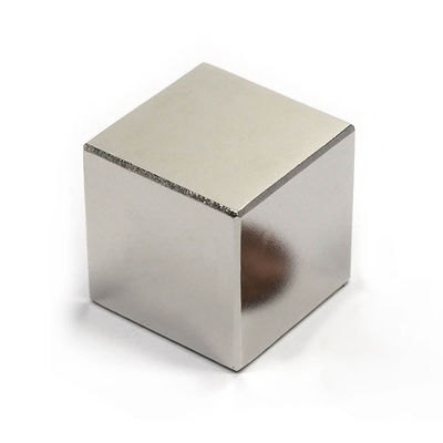 Permanente magneet N42 50x50x25 Neodymium vierkantcilinder voor industriële toepassingen