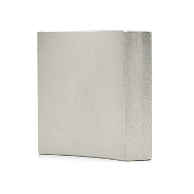 Aanpassen van de graad ± 0,05 mm Tolerantie Neodymium boogsegment magneet voor windgeneratoren
