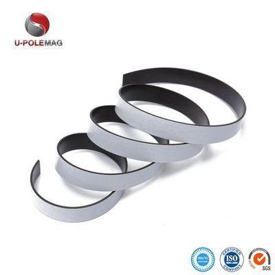 Zelfklevend rubberen magnetband voor aangepaste flexibele magnetische band bevestiging