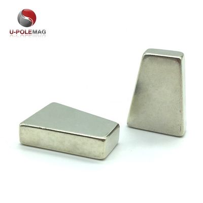 Gepersonaliseerde grootte N48 Neodymium trapeziummagneet voor temperatuur vibrator windgenerator
