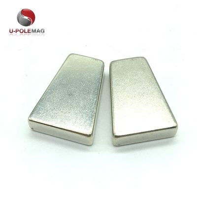 Gepersonaliseerde grootte N48 Neodymium trapeziummagneet voor temperatuur vibrator windgenerator
