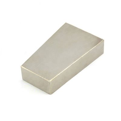 Gepersonaliseerde grootte N48 Neodymium trapeziummagneet voor temperatuur vibrator windgenerator