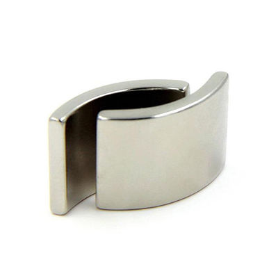 Industriële aangepaste NdFeB-magneet met kwaliteit N52 en aangepaste magnetische richting