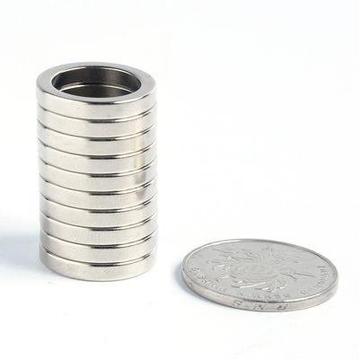 Industrie N52 NdFeB-magneet met gatenring Neodymiummagneet Tolerantie ±0,05 Permanent