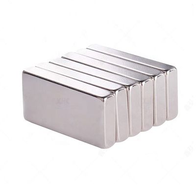 Rechthoekige dunne magneet 20x10x3mm 3.3kg Kracht voor maximale werktemperatuur 80 Centigrade