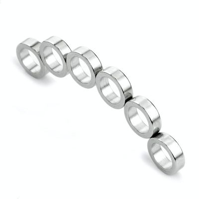 Compositief diametraal gemagnetiseerde ringmagneten met een hoge magnetiseringssterkte
