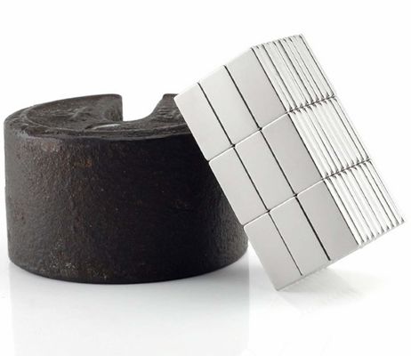 Neodymiummagneet voor temperatuur supergeleidende maglev trein levitatie en begeleiding